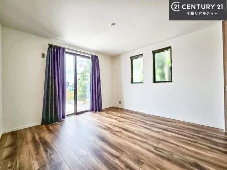 �Q�� �D���������������ޗm���́A���̖ڊo�߂��C�������ǂ������ł��ˁB���������Ԃ��������Ɖ߂������Ƃ��ł��܂��B�D�����F�����̃t���[�����O���ǂ�ȉƋ�ɂ��}�b�`���܂��I