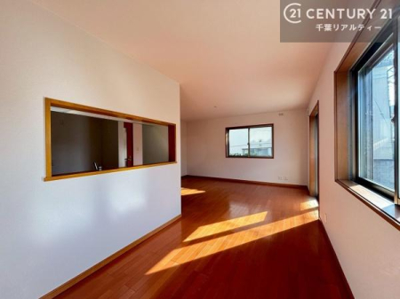 ���r���O �S�n�ǂ����r���O�͉Ƒ������R�ƏW�܂�܂��B�Ƒ��c�R�̎��Ԃ����������ł��B���Ƒ��ƁA����w�[���������Ԃ��߂��������ł��ˁB