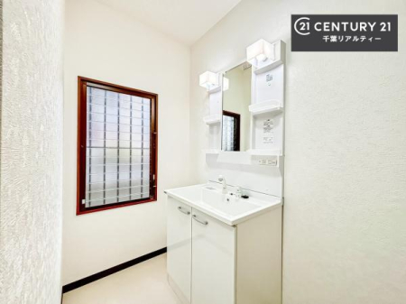 ���ʑ�E���ʏ� �g�Ȃ�𐮂�����ʏ��́A���������厖�ł��I������̐������̂��镵�͋C�����o�I�C�����悭���g�����������܂��B�L�X�����X�y�[�X���������ł��ˁI
