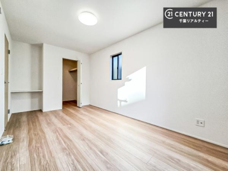 �q������ �V���v���Ƀf�U�C������Ă��邽�߁A�Ƌ��I�т܂���I
���C�ɓ���̉Ƌ��u���Ă��낰���Ԃ���邱�Ƃ��ł��܂��B
