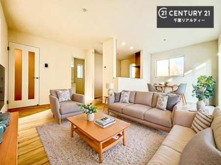 ���r���O �y�������ʐ^�z�Ƌ��CG�p�[�X�ł��B�S�n�ǂ����r���O�͉Ƒ������R�ƏW�܂�܂��B�Ƒ��c�R�̎��Ԃ����������ł��B���Ƒ��ƁA����w�[���������Ԃ��߂��������ł��ˁB