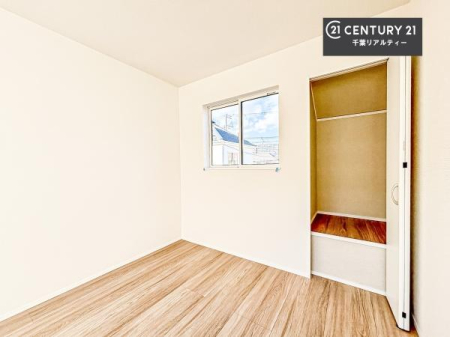 �m�� �y�������ʐ^�z���[�X�y�[�X�����Ă��܂��I�������X�b�L�����ڂ��鎖���ł��܂��ˁB
�Ƌ��I�΂Ȃ��V���v���ȃf�U�C���ׁ̈A�Ƌ��I�΂����C�ɓ���̋�ԍ�肪�ł������ł��ˁB