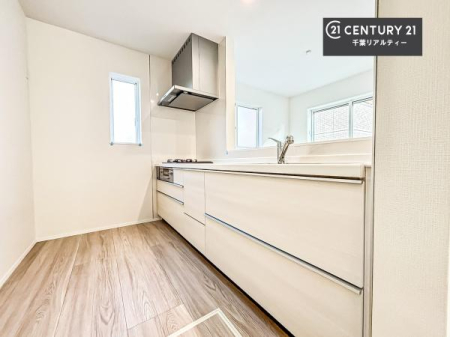 �L�b�`�� �y�������ʐ^�z���[�X�y�[�X���L�x�ŁA�����X�y�[�X���X�b�L���ƕЕt���Ђ�`�����p�ł��܂��I
���K�ɍ�Ƃ��ł��܂��I�����̗���������܂��I