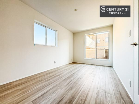 �Q�� �y�������ʐ^�z�o���R�j�[�ɖʂ��Ă���m���ł��B���邭�����肪����A���C����������ł��܂��I���N���āA�O�ɏo�Ĕw�L�т����[�ċz�����ǂ������}������邱�Ƃ��ł��܂��B