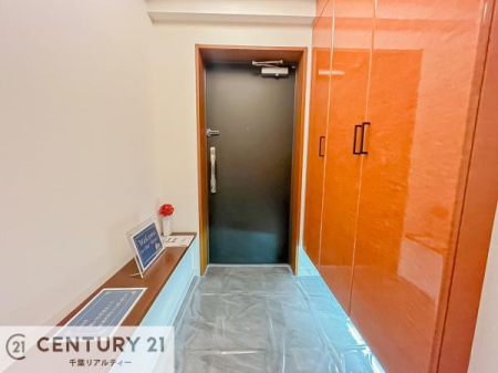 ���� �V���[�Y�{�b�N�X�t���Ȃ̂ŁA���ւ��Еt�����|�������₷���ł��I
�X�b�L���������ւŌ˂��J�����u�ԁA�������̂���S�n������Ԃ��o�}���Ă���܂��B