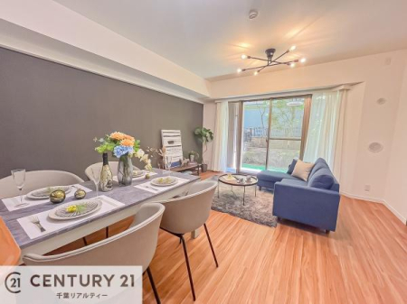 ���r���O �S�n�ǂ����r���O�͉Ƒ������R�ƏW�܂�܂��B�Ƒ��c�R�̎��Ԃ����������ł��B���Ƒ��ƁA����w�[���������Ԃ��߂��������ł��ˁB���邭�J���I�ȋ�Ԃł��B