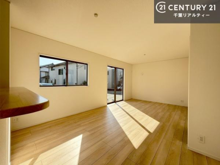 ���r���O �D�����z���܂肪���r���O����ł���ċ��S�n�̗ǂ���Ԃ����o���Ă���܂��I
���났�̎��Ԃ��߂����܂��I