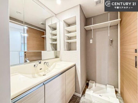 ���ʑ�E���ʏ� �g�Ȃ�𐮂�����ʏ��́A���������厖�ł��I������̐������̂��镵�͋C�����o�I�C�����悭���g�����������܂��B�L�X�����X�y�[�X���������ł��ˁI
