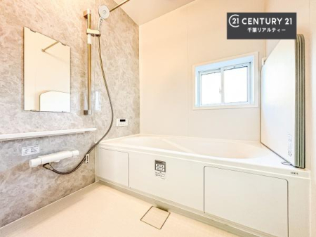 ���� �������������l�̕��͋C�̃o�X���[���́A�����o�Ă��ăo�X�^�C�����[���I
���d���撣���Ă��邲�J���ɂ��D�݂̓����̓����܂����āA�y����ł݂Ă͂������ł��傤���H