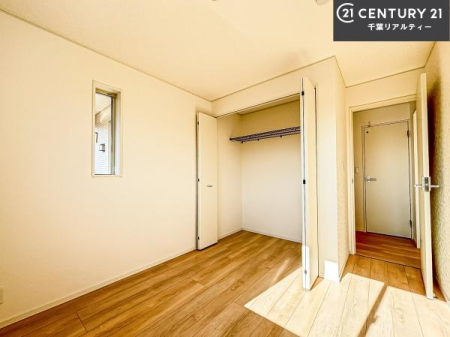 ���r���O�ȊO�̋��� ���[�X�y�[�X�����Ă��܂��I�������X�b�L�����ڂ��鎖���ł��܂��ˁB
�Ƌ��I�΂Ȃ��V���v���ȃf�U�C���ׁ̈A�Ƌ��I�΂����C�ɓ���̋�ԍ�肪�ł������ł��ˁB