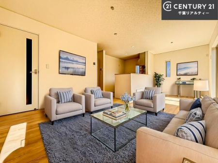 ���r���O �Ƌ��CG�p�[�X�ł��B�傫�ȑ����炽���Ղ�̗z���������閾�邢���r���O�B�J�����̂��郊�r���O�ŉƑ��c���̂��났�̎��Ԃ��߂����܂��B