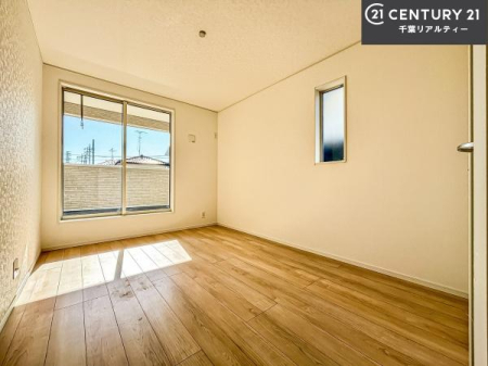 �m�� �o���R�j�[�ɖʂ��Ă���m���ł��B���邭�����肪����A���C����������ł��܂��I���[�X�y�[�X���[�����Ă���̂ŎU�炩�������������T�b�ƕЕt�����܂��I