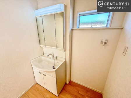 ���ʑ�E���ʏ� �����̂������ʏ��́A���ƕ�������₷���A���ł����K�ɂ��g�����������܂��B�O�ʋ��Ŏg�����肪�ǂ��A�������[�������Ă���܂��̂ŁA���p�i��X�L���P�A�p�i���������萮���ł��܂��B