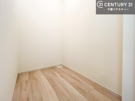 ���[ �E�H�[�N�C���N���[�[�b�g�t���ł��B��������̂��m���Ȃǂ����[���Ă��������ł��ˁI���ɂ���@�������ȂǋG�ߕ��̑傫�ȉƓd�����[�ł��܂��B