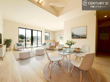 ���r���O �Ƌ��CG�p�[�X�ł��B�S�n�ǂ����r���O�͉Ƒ������R�ƏW�܂�܂��B�Ƒ��c�R�̎��Ԃ����������ł��B���Ƒ��ƁA����w�[���������Ԃ��߂��������ł��ˁB