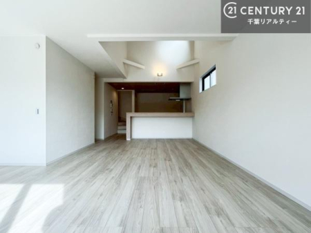 ���r���O ���r���O�S�̂����n����ΖʃL�b�`���Ȃ̂ŁA���q�l�̗l�q�������Ȃ����Ƃ��ł���q��Ă����₷�����S�ȊԎ�ł��I