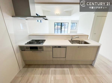 �L�b�`�� ��Ƃ����₷���V�X�e���L�b�`���ł��I���[����������t���Ă���̂ŁA�����X�y�[�X�ɕ���u���Ȃ��čςނ̂ŁA�L�X�g���āA���K�ɍ�Ƃ��ł��܂��I