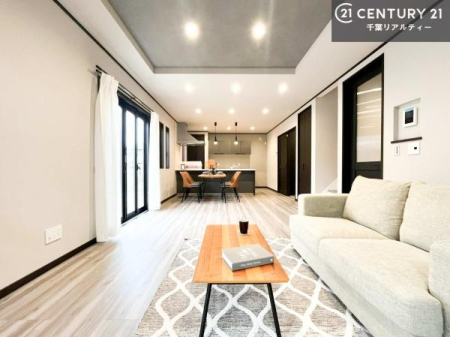 ���r���O �D�����z���܂肪���r���O����ł���ċ��S�n�̗ǂ���Ԃ����o���Ă���܂��I
���났�̎��Ԃ��߂����܂��I