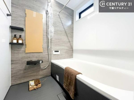 ���� �������������l�̕��͋C�̃o�X���[���́A�����o�Ă��ăo�X�^�C�����[���I
���d���撣���Ă��邲�J���ɂ��D�݂̓����̓����܂����āA�y����ł݂Ă͂������ł��傤���H