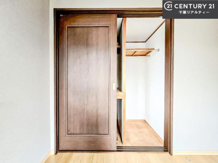 ���[ �E�H�[�N�C���N���[�[�b�g�t���ł��B��������̂��m���Ȃǂ����[���Ă��������ł��ˁI���ɂ���@�������ȂǋG�ߕ��̑傫�ȉƓd�����[�ł��܂��B