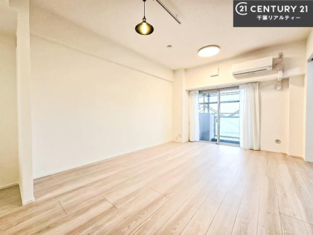 ���r���O �S�n�ǂ����r���O�͉Ƒ������R�ƏW�܂�܂��B�Ƒ��c�R�̎��Ԃ����������ł��B���Ƒ��ƁA����w�[���������Ԃ��߂��������ł��ˁB���邭�J���I�ȋ�Ԃł��B