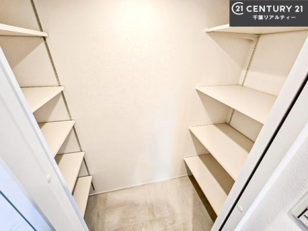 ���[ �����Ղ�̎��[�X�y�[�X�ŁA��炵���������萮���Z�܂��B�Ƒ��̉ו������ꂢ�ɕЕt���A���������K�ɉ߂����܂��B