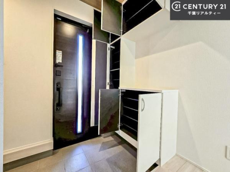 ���� �V���[�Y�{�b�N�X�t���Ȃ̂ŁA���ւ��Еt�����|�������₷���ł��I
�X�b�L���������ւŌ˂��J�����u�ԁA�������̂���S�n������Ԃ��o�}���Ă���܂��B
