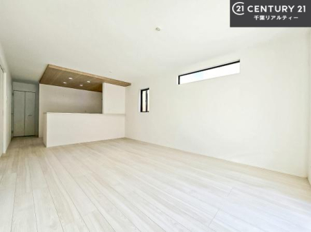 ���r���O �D�����z���܂肪���r���O����ł���ċ��S�n�̗ǂ���Ԃ����o���Ă���܂��I
���R�ƉƑ����W����b��������S�n�悢��ԁI