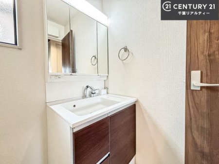 ���ʑ�E���ʏ� �O�ʋ��d�l�̐��ʏ��́A�g�����Ȃ݂����₷������I���͎��[�ɂȂ��Ă��܂��B�h���C���[�₨���ϓ����Еt������̂Ő��ʑ������X�b�L���ƌ����邱�Ƃ��o���܂��I