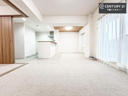 ���r���O �S�n�ǂ����r���O�͉Ƒ������R�ƏW�܂�܂��B�Ƒ��c�R�̎��Ԃ����������ł��B���Ƒ��ƁA����w�[���������Ԃ��߂��������ł��ˁB