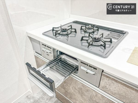 �L�b�`�� �R�����͎O������̂ł������̓����i�s���ł��܂��B
�������O�����t���ł��B�����X�y�[�X���L�X���Ă���׍�Ƃ����₷���I�g�����肪�ǂ��V�X�e���L�b�`���ł��I