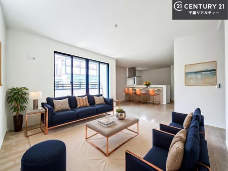 ���r���O �Ƌ��CG�p�[�X�ł��B�J�����̂���L�XLDK�I�\�t�@�[��_�C�j���O�e�[�u����u���Ă������ɂȂ�Ȃ��̂ŉ��K�ɉ߂����܂��I
�R�~���j�P�[�V���������₷�����邢���r���O�ł��I