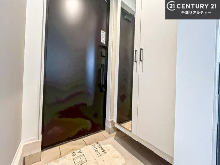 ���� �V���[�Y�{�b�N�X�t���Ȃ̂ŁA���ւ��Еt�����|�������₷���ł��I
�X�b�L���������ւŌ˂��J�����u�ԁA�������̂���S�n������Ԃ��o�}���Ă���܂��B