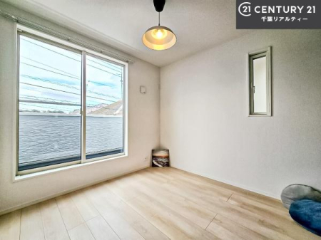 �m�� �o���R�j�[�ɖʂ��Ă���m���ł��B���邭�����肪����A���C����������ł��܂��I���N���āA�O�ɏo�Ĕw�L�т����[�ċz�����ǂ������}������邱�Ƃ��o�������ł��ˁI