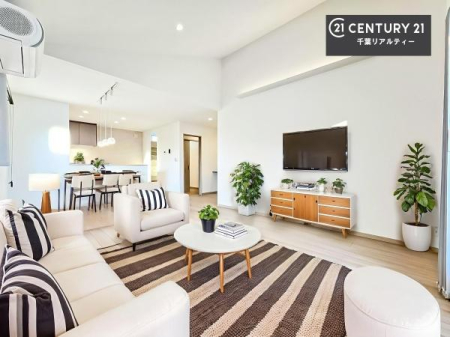 ���r���O �Ƌ��CG�p�[�X�ł��B�S�n�ǂ����r���O�͉Ƒ������R�ƏW�܂�܂��B�Ƒ��c�R�̎��Ԃ����������ł��B���Ƒ��ƁA����w�[���������Ԃ��߂��������ł��ˁB