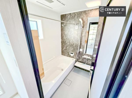 ���� �������������l�̕��͋C�̃o�X���[���́A�����o�Ă��ăo�X�^�C�����[���I
���d���撣���Ă��邲�J���ɂ��D�݂̓����̓����܂����āA�y����ł݂Ă͂������ł��傤���H