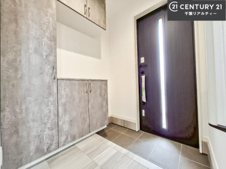 ���� �V���[�Y�{�b�N�X�t���Ȃ̂ŁA���ւ��Еt�����|�������₷���ł��I
�X�b�L���������ւŌ˂��J�����u�ԁA�������̂���S�n������Ԃ��o�}���Ă���܂��B