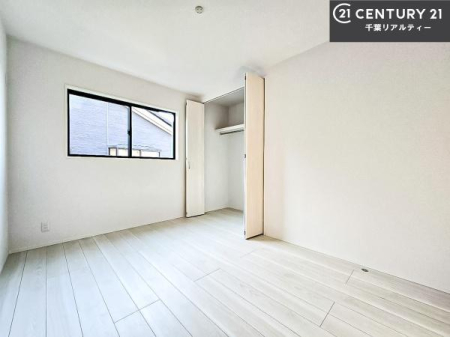 �q������ �_�炩���z�����������ޖ��邢�����������o����݌v�B�ʌ��̎��鑋���C�����̗ǂ���������n��グ�܂��B���̖ڊo�߂��X�b�L�����܂��I