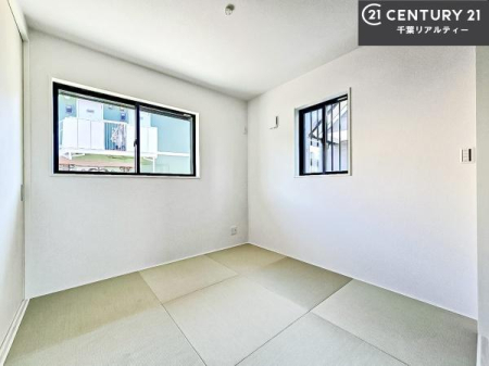 �a�� �^�^�~�̍��肪���炬��^����A�����b�N�X��ԁB�J�����̂���a���ƂȂ��Ă���܂��B���{�l�̐S������u�a�v�̋�ԁB�䑐�̍���Y����Ԃ͖����̂ЂƎ������o���Ă���܂��I