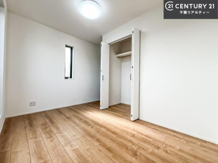 �m�� ���邭���ʂ��̗ǂ������ł��B�u�V���v���v�Ƀf�U�C�����ꂽ�����B���R�x�������̂ŉƋ�⃌�C�A�E�g�ł��D�݂̋�Ԃ�n��グ���܂��B