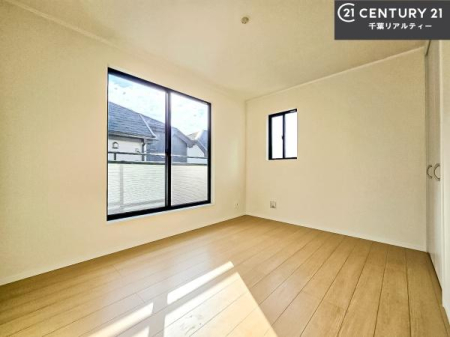 �m�� �o���R�j�[�ɖʂ��Ă���m���ł��B���邭�����肪����A���C����������ł��܂��I���N���āA�O�ɏo�Ĕw�L�т����[�ċz�����ǂ������}������邱�Ƃ��o�������ł��ˁI