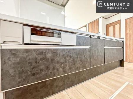 �L�b�`�� ��Ƃ����₷���V�X�e���L�b�`���ł��I���[����������t���Ă���̂ŁA�����X�y�[�X�ɕ���u���Ȃ��čςނ̂ŁA�L�X�g���āA���K�ɍ�Ƃ��ł��܂��I