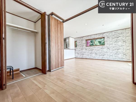 �m�� ���r���O�Ɨאڂ����m���ł��I�Ǝ��̋x�e�X�y�[�X��L�b�Y�X�y�[�X�Ƃ��Ċ��p����̂��悳�����ł��ˁI���邭��������������܂��I