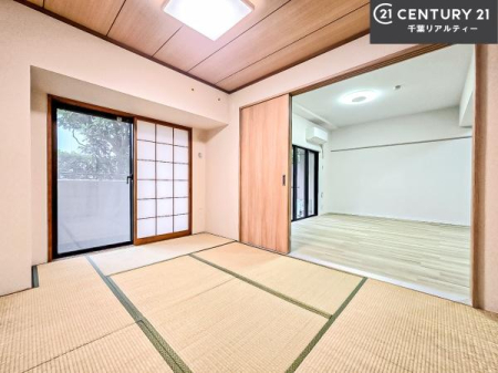 �a�� �^�^�~�̍��肪���炬��^����A�����b�N�X��ԁB�J�����̂���a���ƂȂ��Ă���܂��B���{�l�̐S������u�a�v�̋�ԁB�䑐�̍���Y����Ԃ͖����̂ЂƎ������o���Ă���܂��I