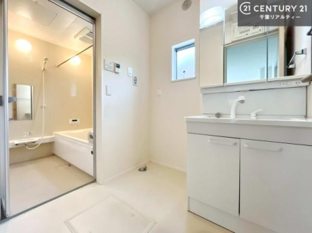 ���ʑ�E���ʏ� �g�Ȃ�𐮂�����ʏ��́A���������厖�ł��I������̐������̂��镵�͋C�����o�I�C�����悭���g�����������܂��B�L�X�����X�y�[�X���������ł��ˁI
