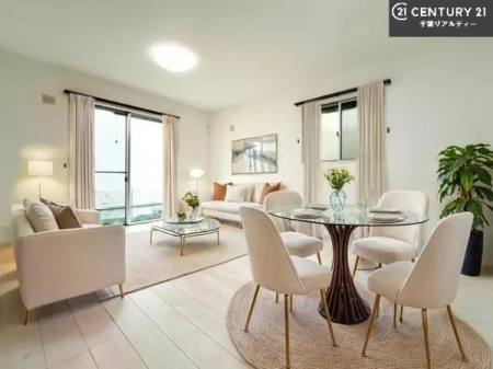 ���r���O �Ƌ��CG�p�[�X�ł��B�J�����̂���L�XLDK�I�\�t�@�[��_�C�j���O�e�[�u����u���Ă������ɂȂ�Ȃ��̂ŉ��K�ɉ߂����܂��I�R�~���j�P�[�V���������₷�����r���O�ł��I