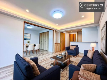 ���r���O �Ƌ��CG�p�[�X�ł��B�J�����̂���L�XLDK�I�\�t�@�[��_�C�j���O�e�[�u����u���Ă������ɂȂ�Ȃ��̂ŉ��K�ɉ߂����܂��I
�R�~���j�P�[�V���������₷�����r���O�ł��I