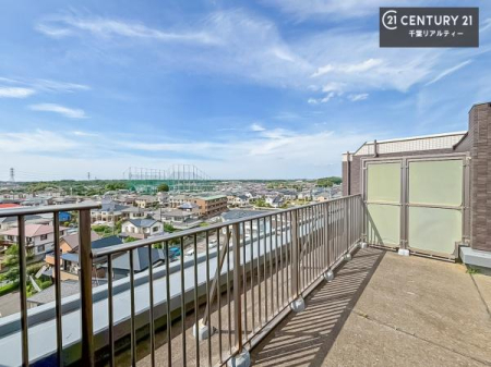 �Z�˂���̒��]�ʐ^ ������������Z��X�A���͂ɂ͍����������Ȃ��A�΂������󂪍L���J����������܂��I
�z�����傫���Ղ��邱�Ƃ�����܂���B�C�����̗ǂ������ʂ蔲����X���݂ł��B