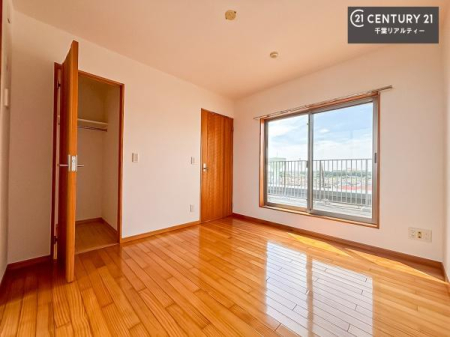 �Q�� �V���v���Ƀf�U�C������Ă��邽�߁A�Ƌ��I�т܂���I
���C�ɓ���̉Ƌ��u���Ă��낰���Ԃ���邱�Ƃ��ł��܂��B