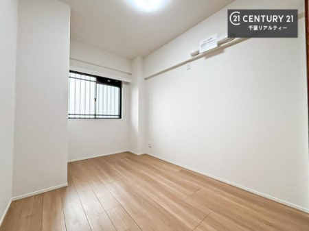 �m�� �V���v���Ƀf�U�C������Ă��邽�߁A�Ƌ��I�т܂���I
���C�ɓ���̉Ƌ��u���Ă��낰���Ԃ���邱�Ƃ��ł��܂��B